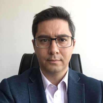 Portrait photo of Guray Diker